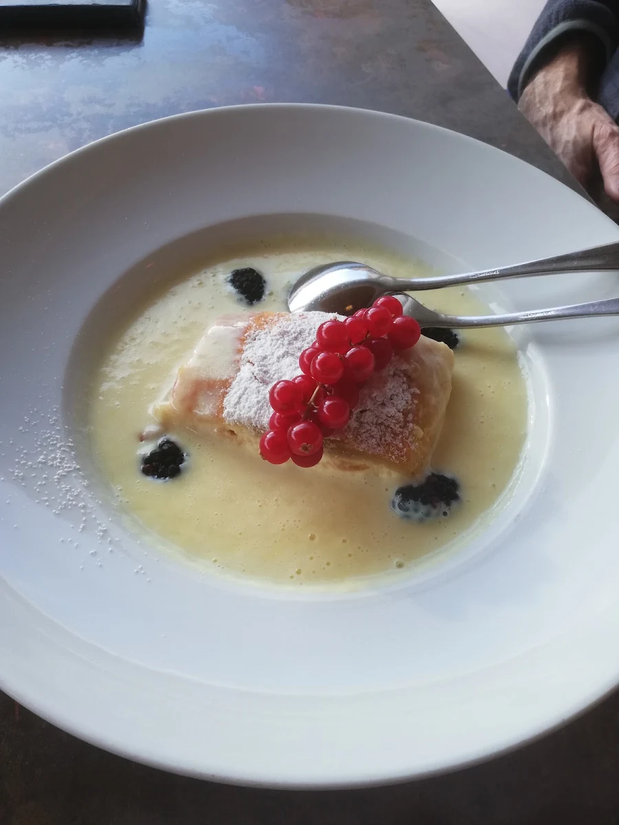 Topfenstrudel Mit Vanillesauce