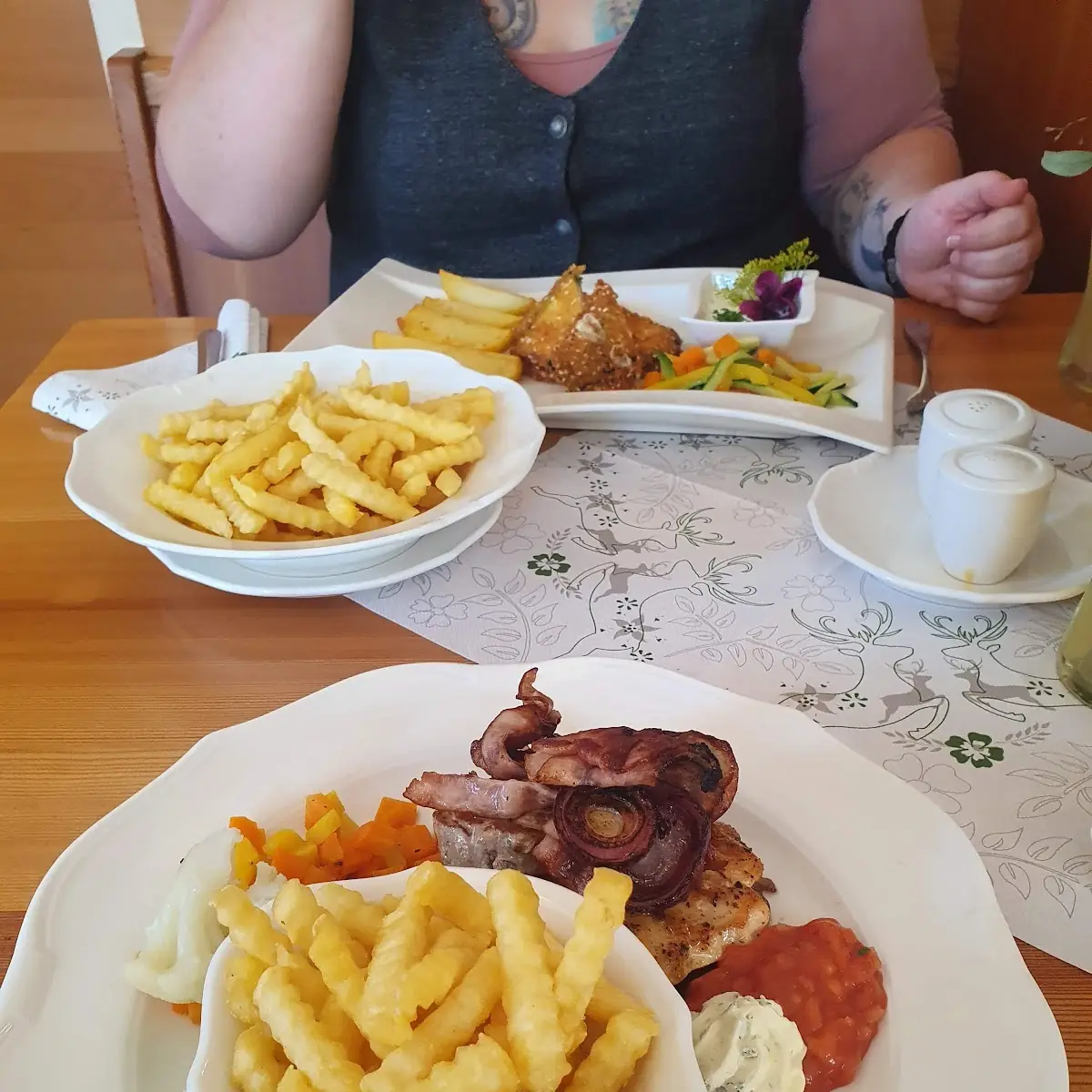 Grillteller Und Gebackene Zucchini