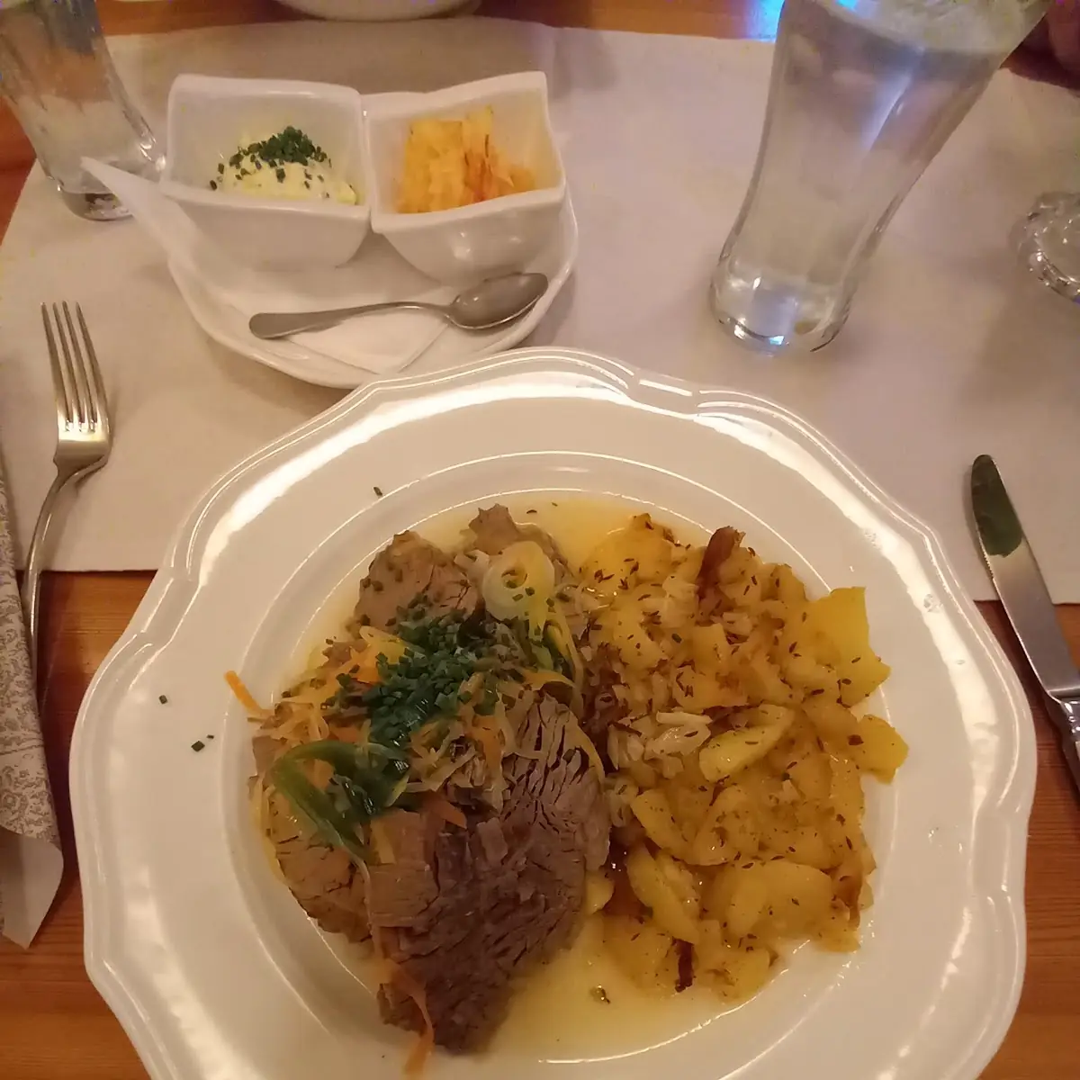Tafelspitz Mit Röstkartoffeln Mit Schnittlauch Sauce