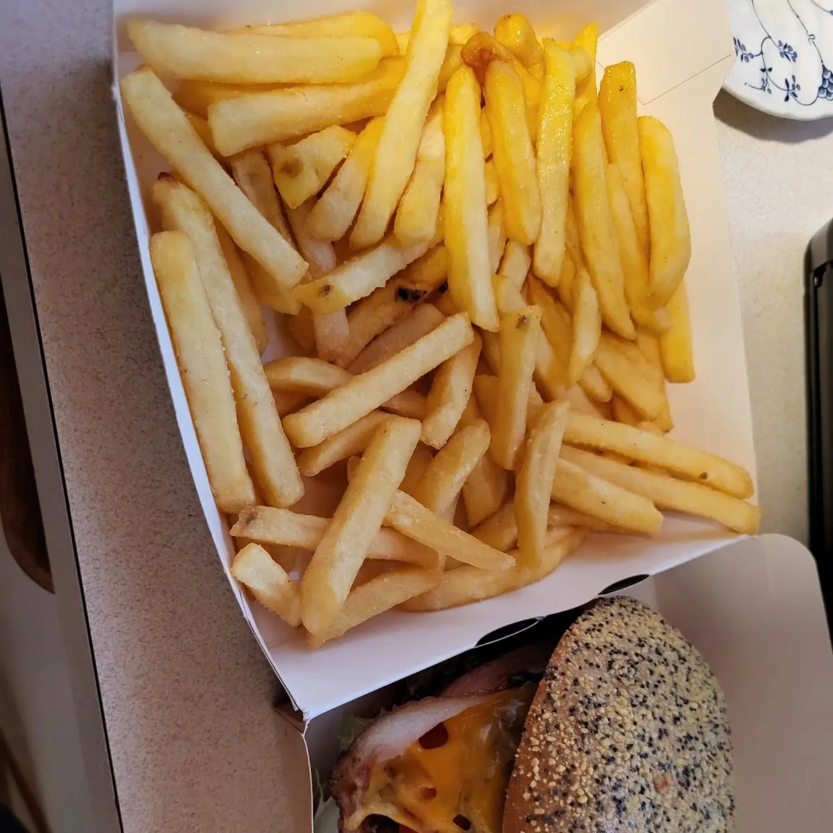 Bürger Mit Pommes