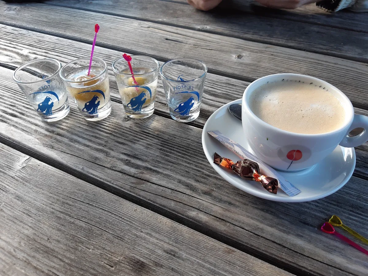 Vodka Feige Und Ein Cappuccino