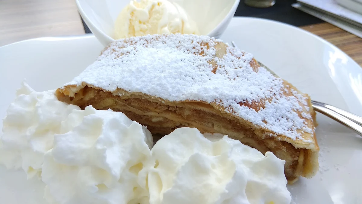 Apfelstrudel Mit Vanilleeis
