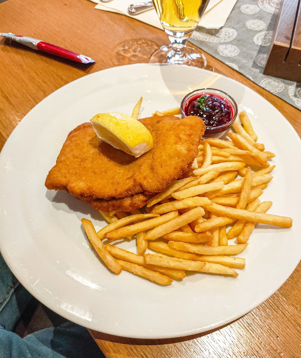 Schnitzel Mit Pommes Frites