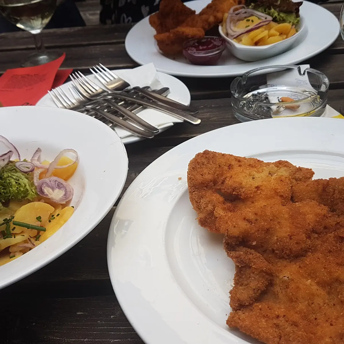 Wiener Schnitzel Mit Erdäpfelvogerlsalat