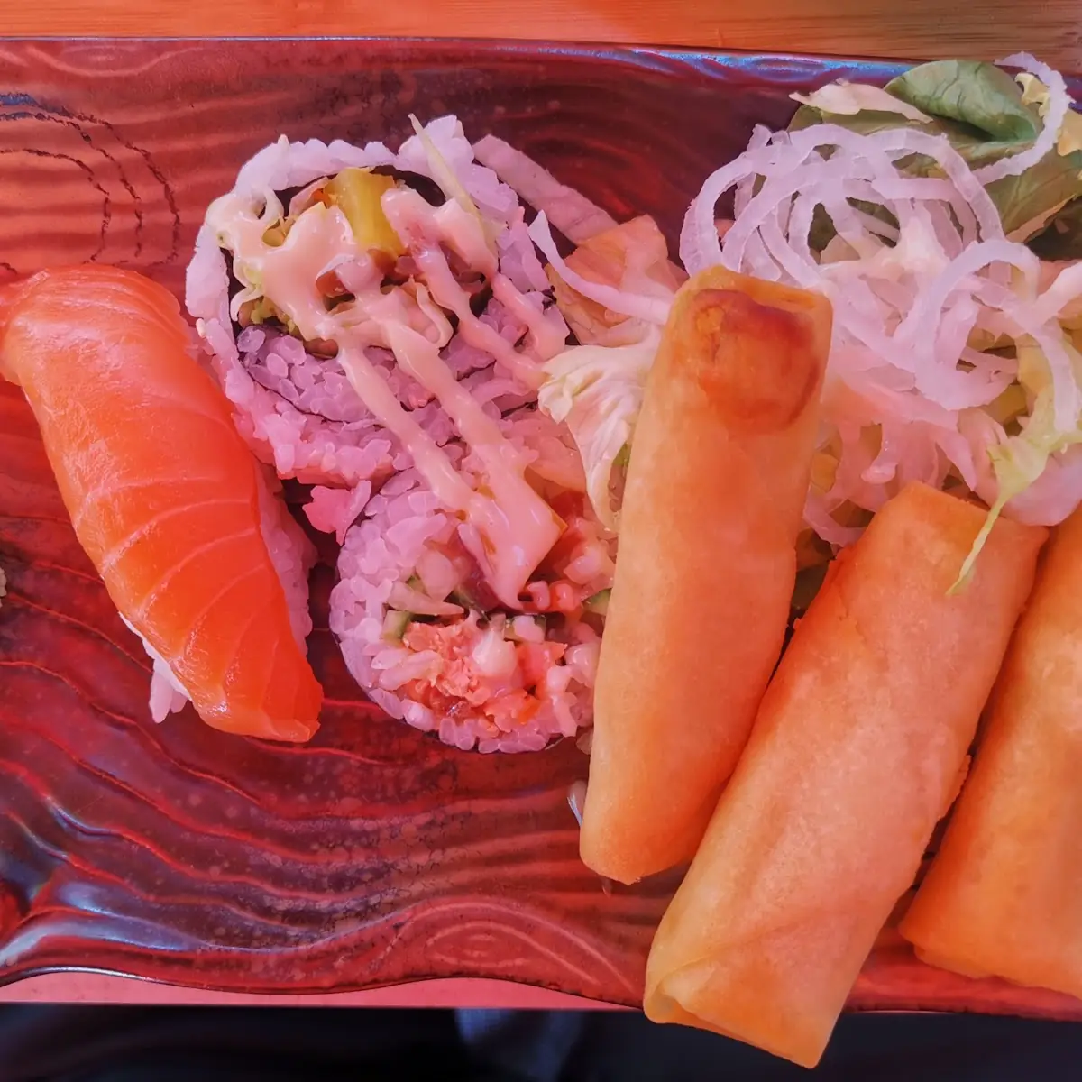 Vorspeise Frühlingsrolle Sushi Maki