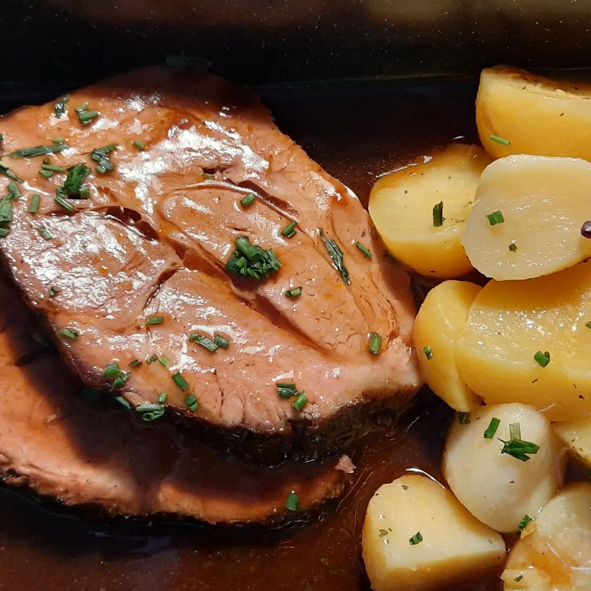 Schweinebraten Mit Erdäpfel