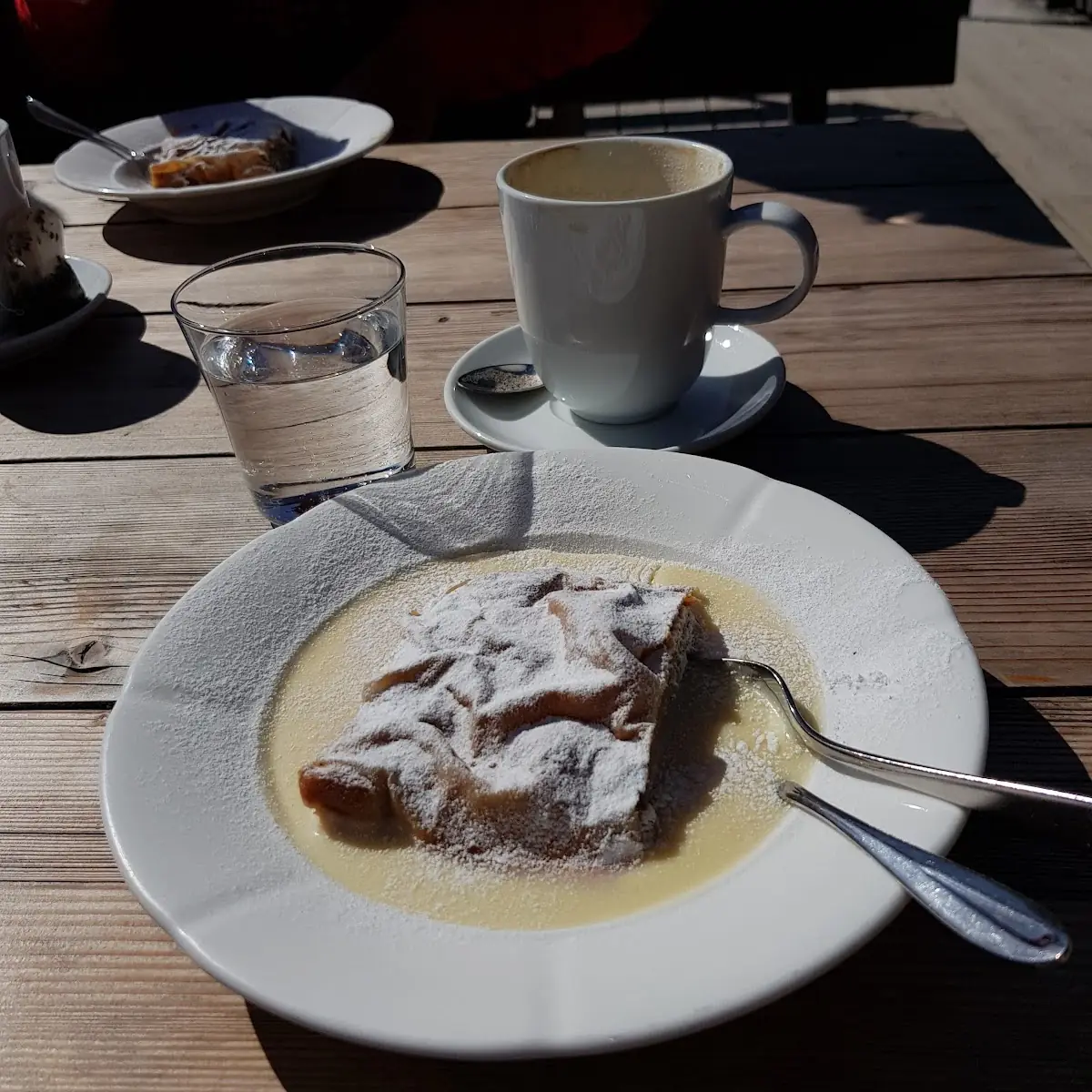 Warmer Apfelstrudel Mit Vanillesauce