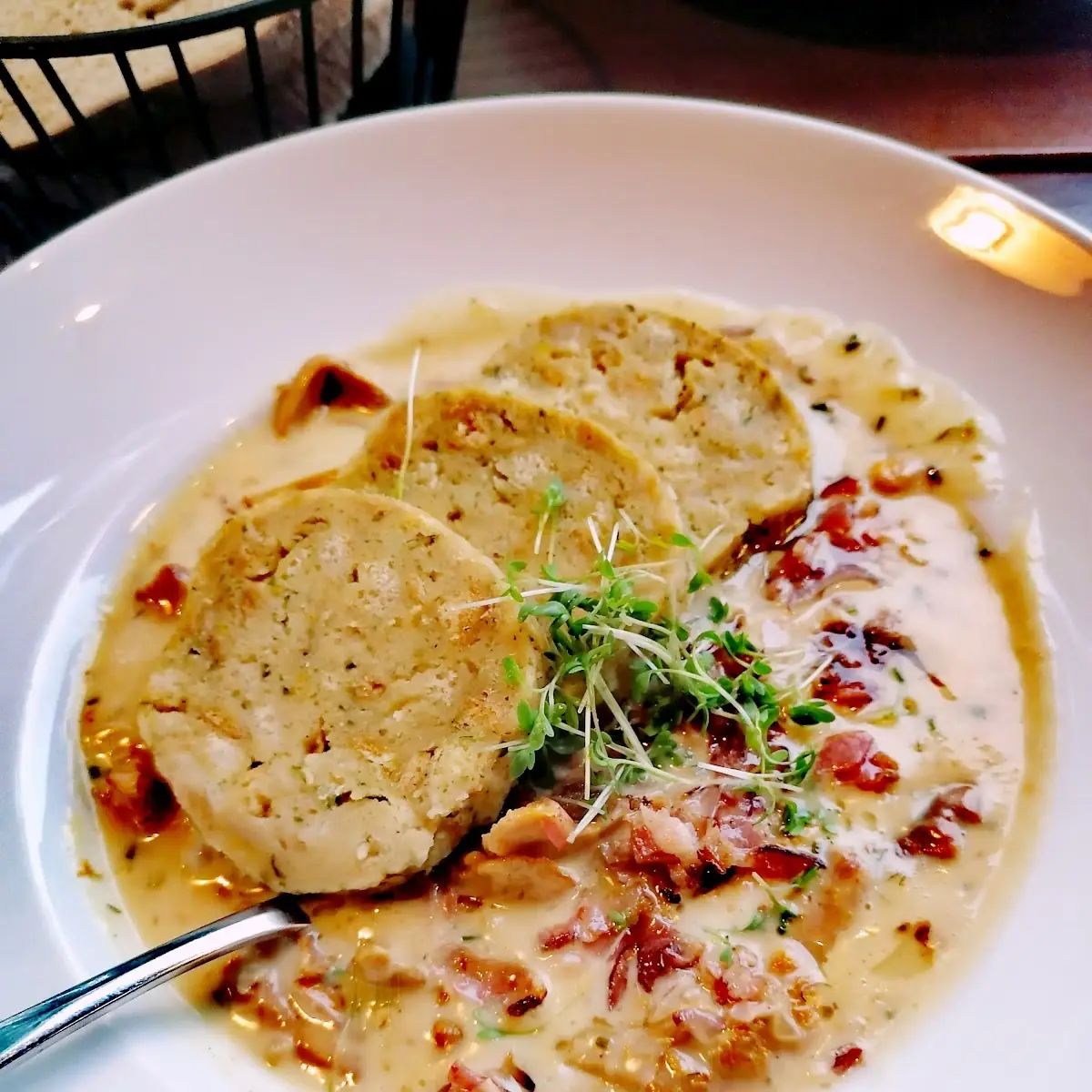 Eierschwammerl Mit Speck Und Knödel