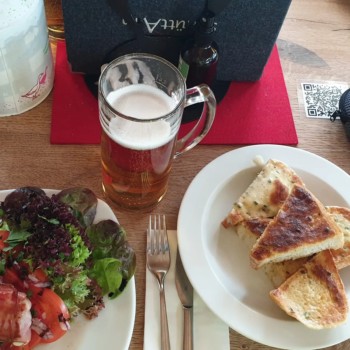 Knoblauch Brot Mit Salat