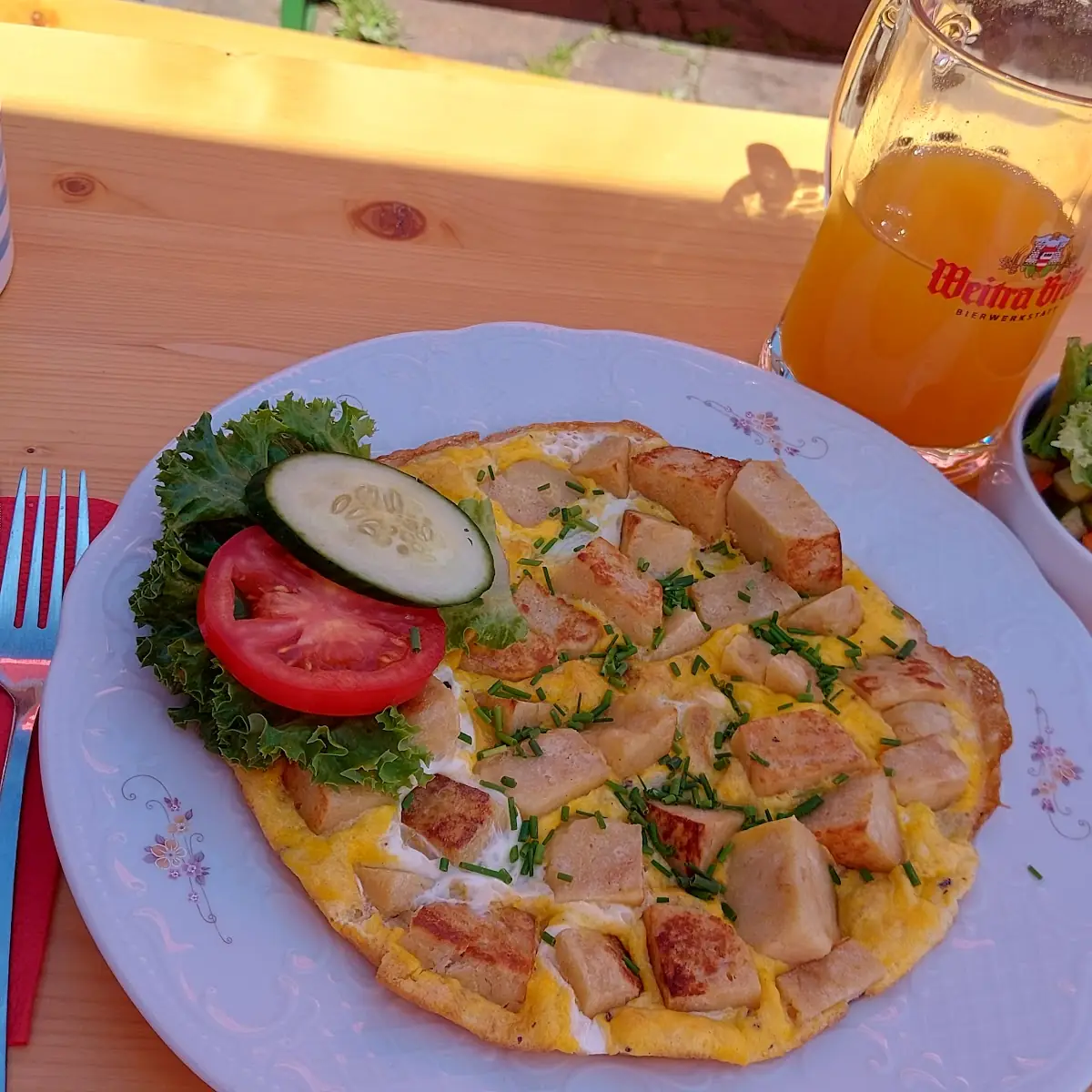Geröstet Knödel Mit Ei Und Salat