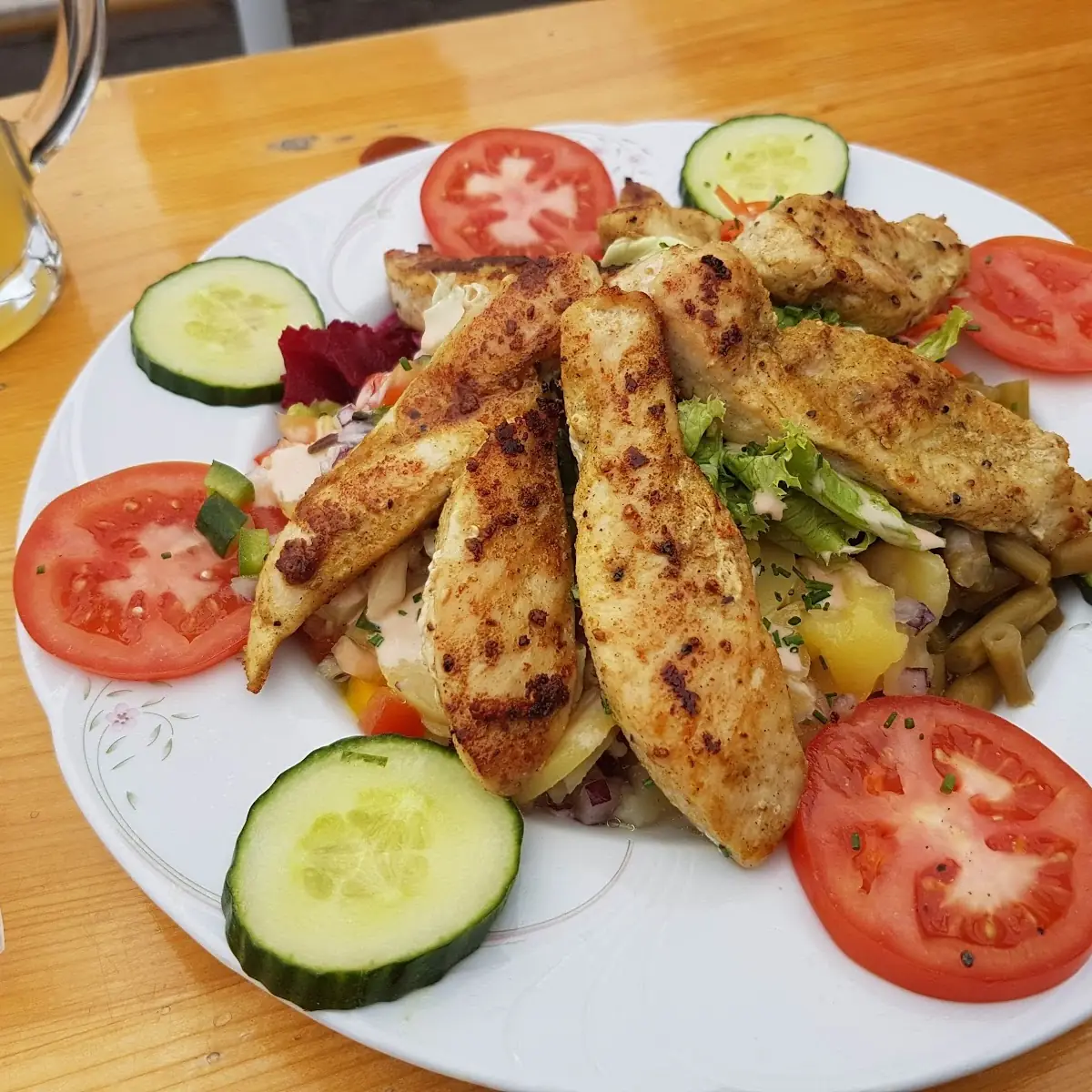 Salat Mit Gebratener Hühnerbrust