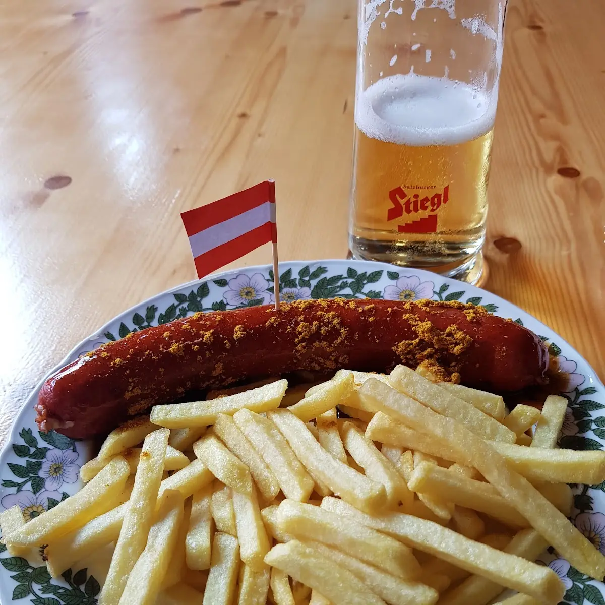 Currywurst Mit Pommes Frites