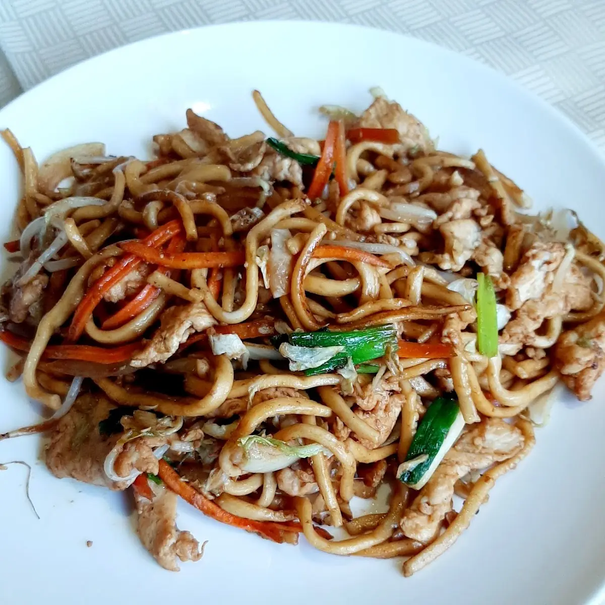 Mittagsmenü Nudeln Mit Hühnerfleisch