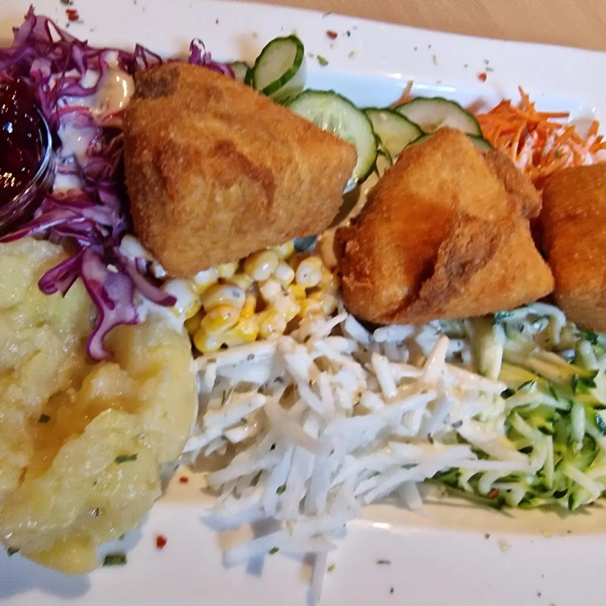 Camembert Auf Salatteller