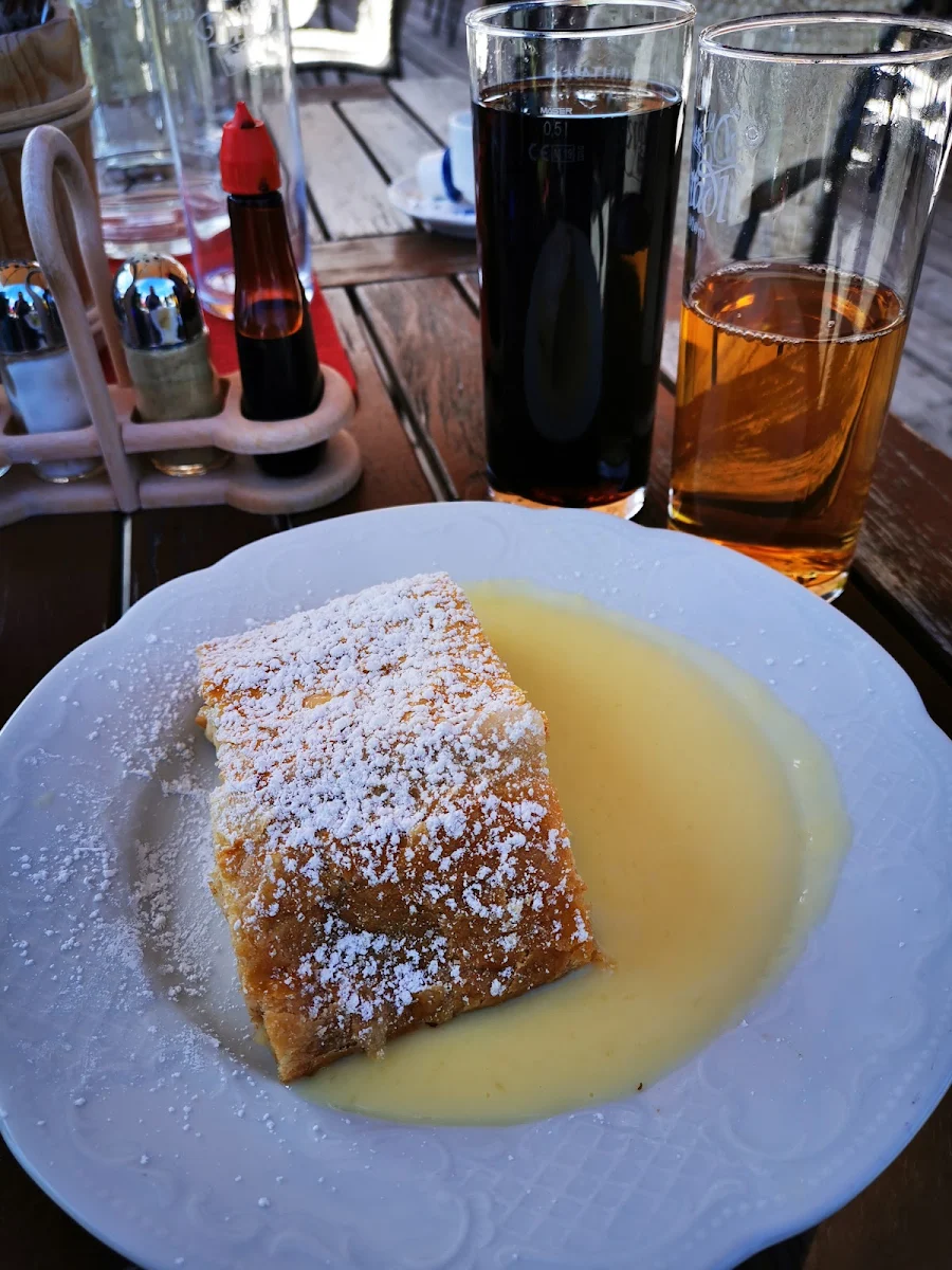 Apfelstrudel Mit Vanillesoße