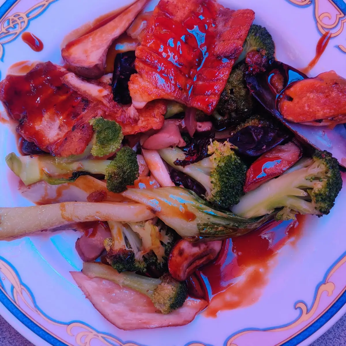 Lachs Meeresfrüchte Pilze Und Brokkoli