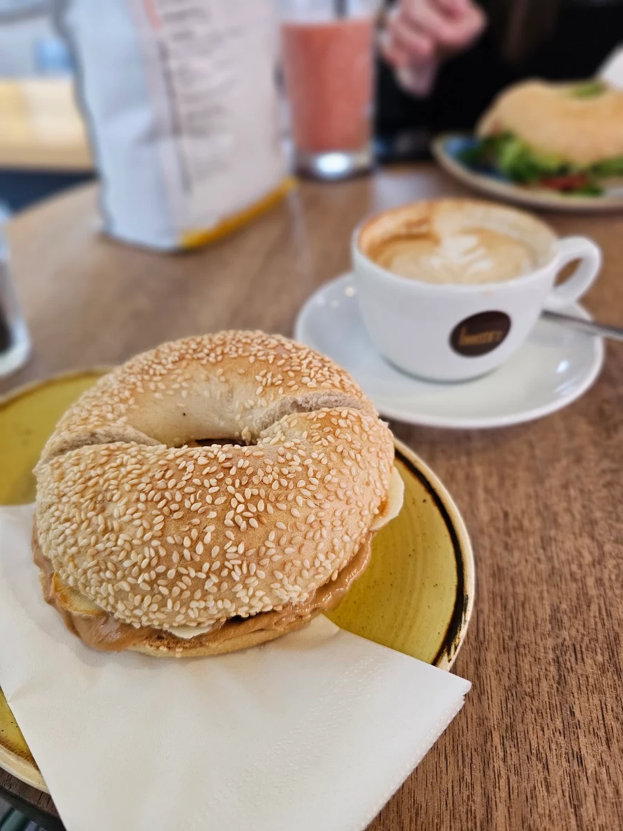 Peanut Butter and Bananas Bagel