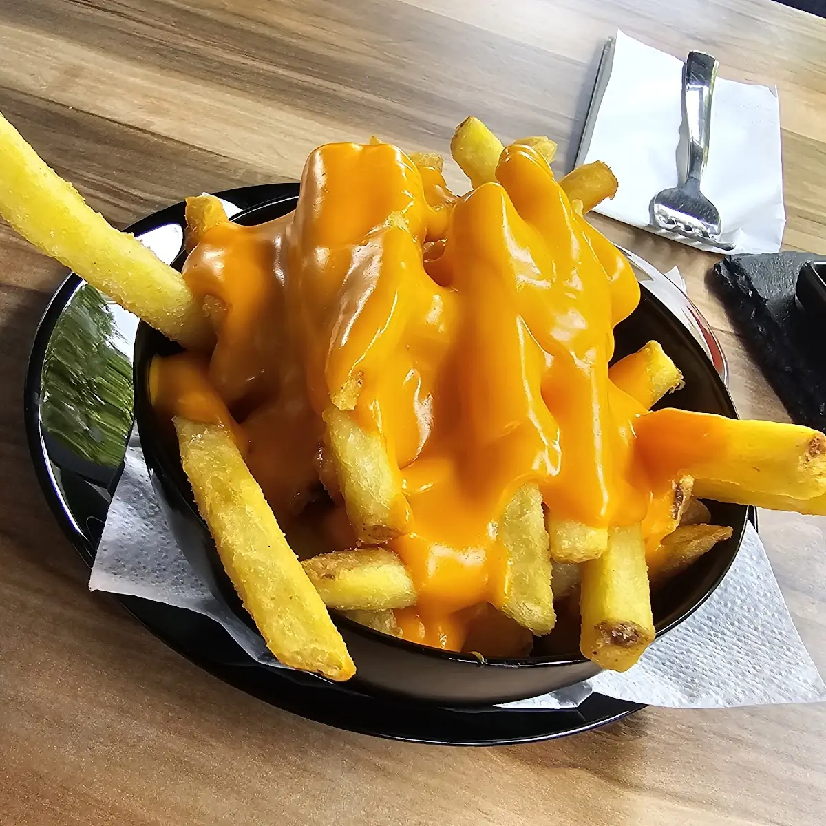 Super Crunch Pommes Mit Heiß Cheddar Sauce