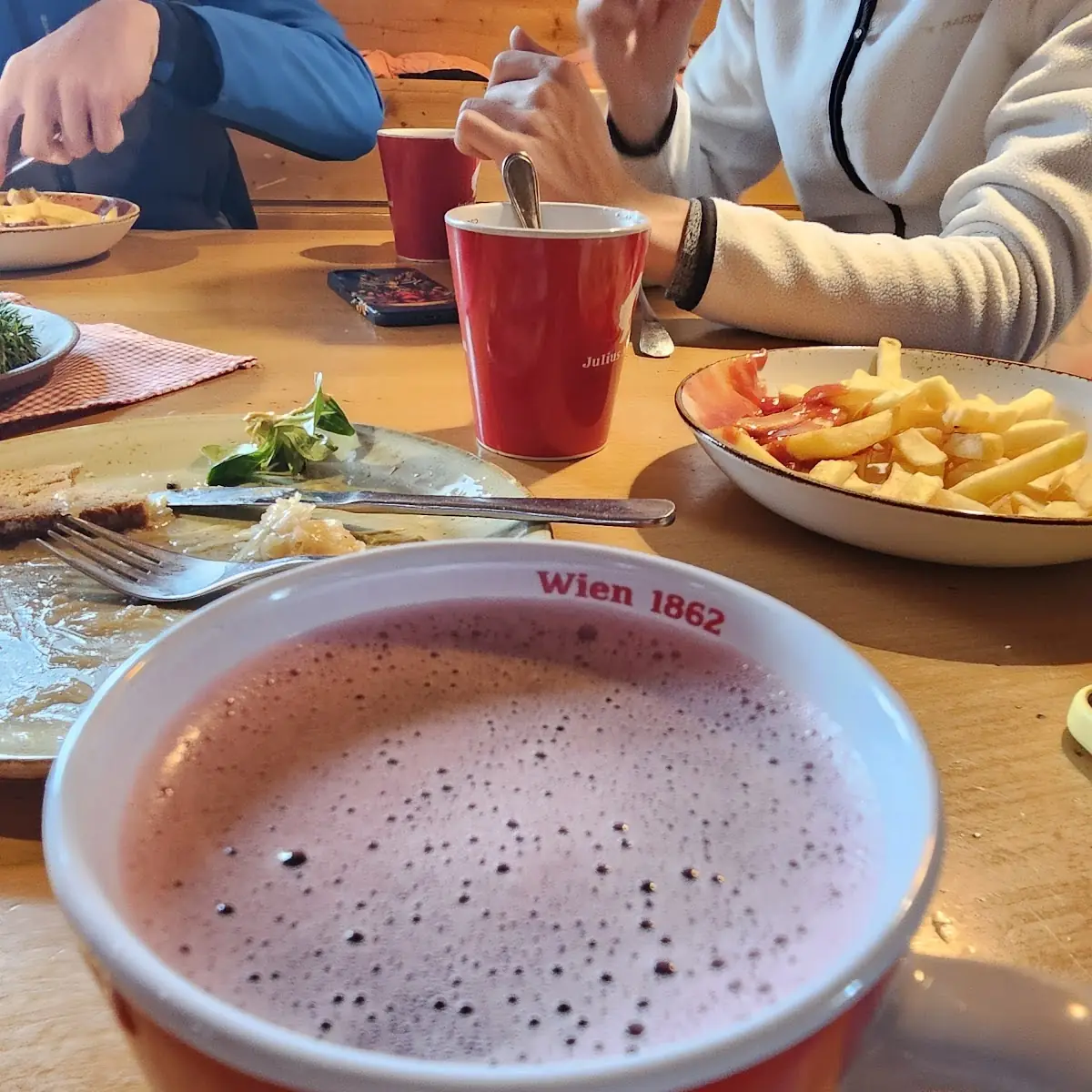 Gluhwein Und Pommes