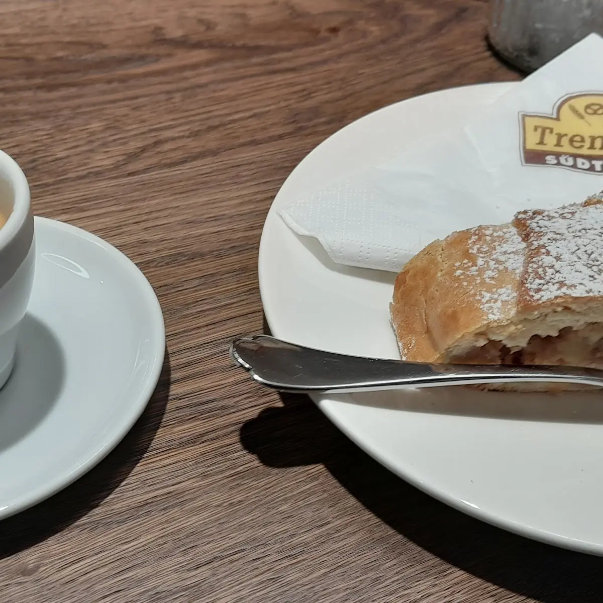 Almás Pite Lepény Espresso Lungo