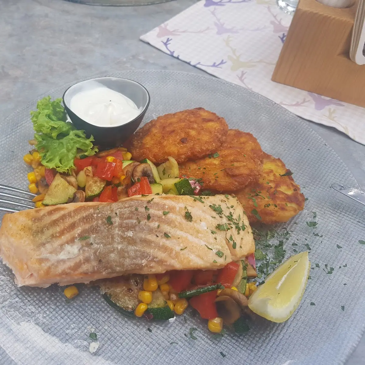 Rösti-lachssalat