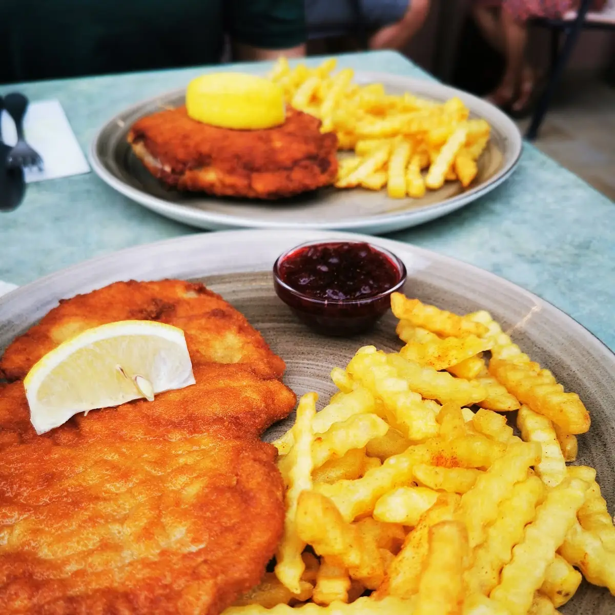Wiener Schnitzel Mit Pommes Frites