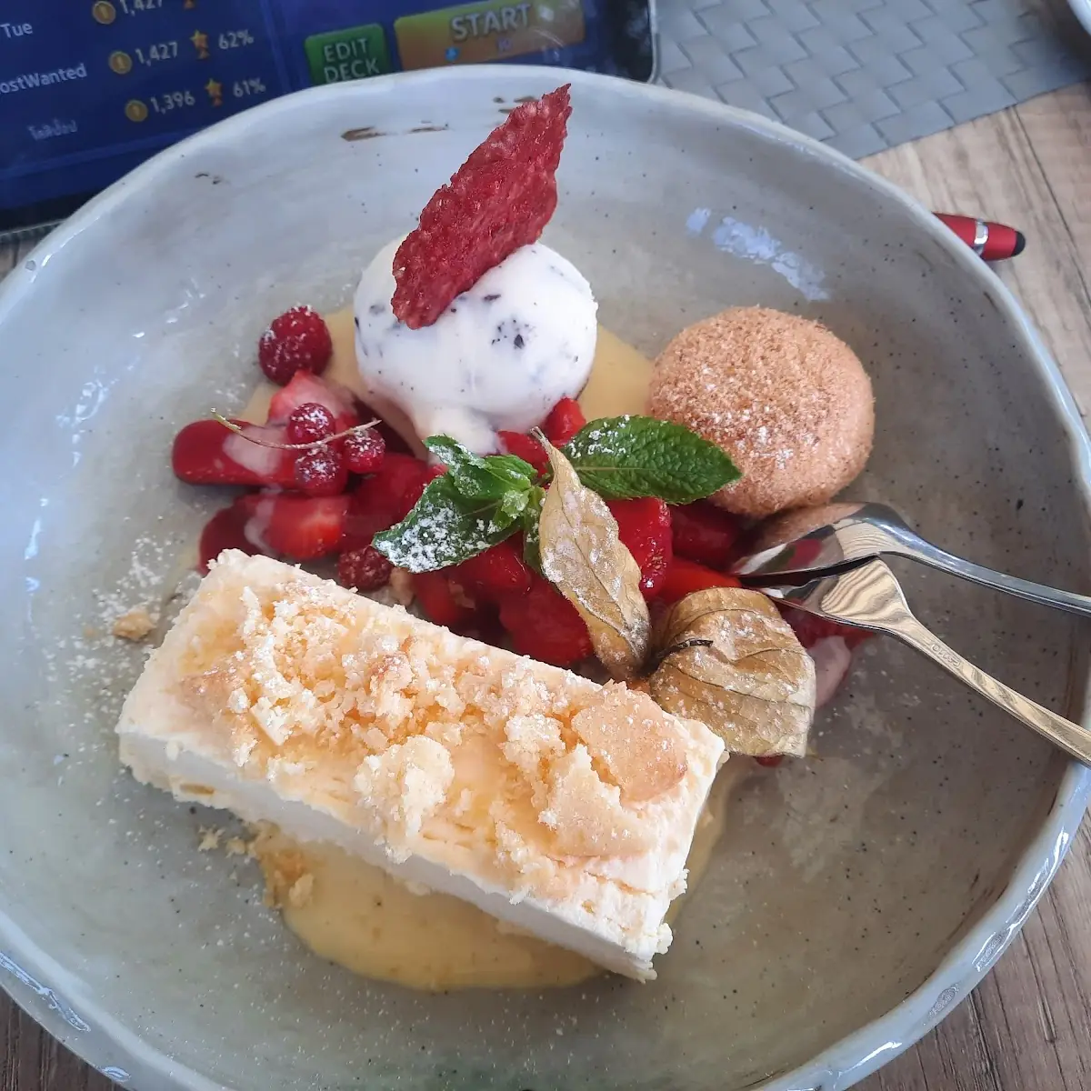 Weisses Schokomousse Parfait