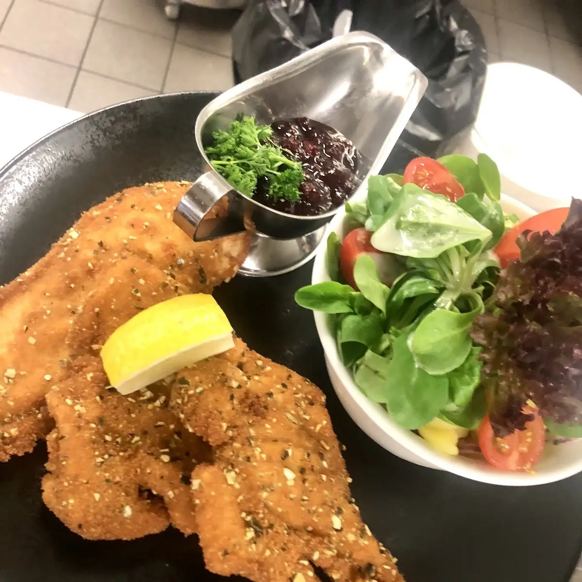 Backhendl Mit Kartoffel Vogerl Salat
