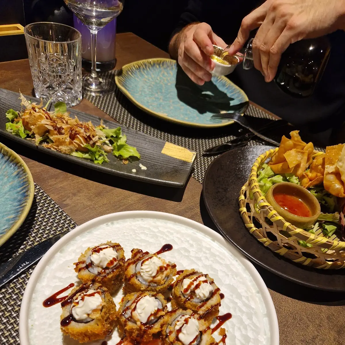 Knusprige Spicy Sake Maki