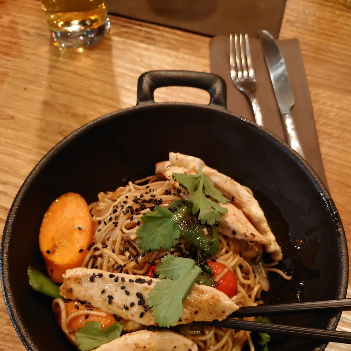 Thai-nudeln Mit Hühnchen