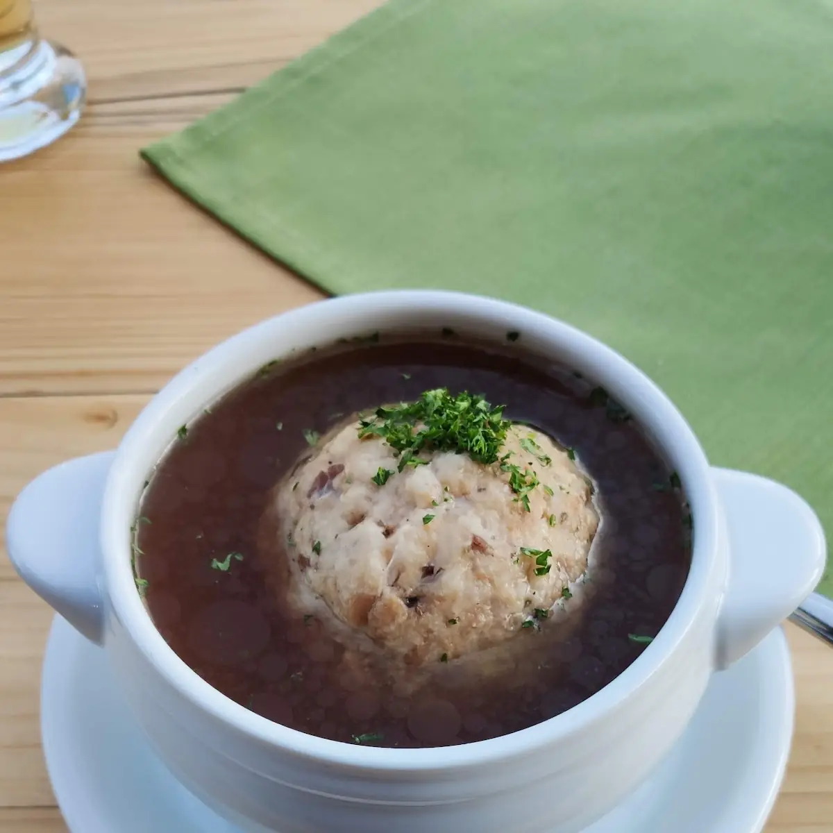 Speckknödel Suppe
