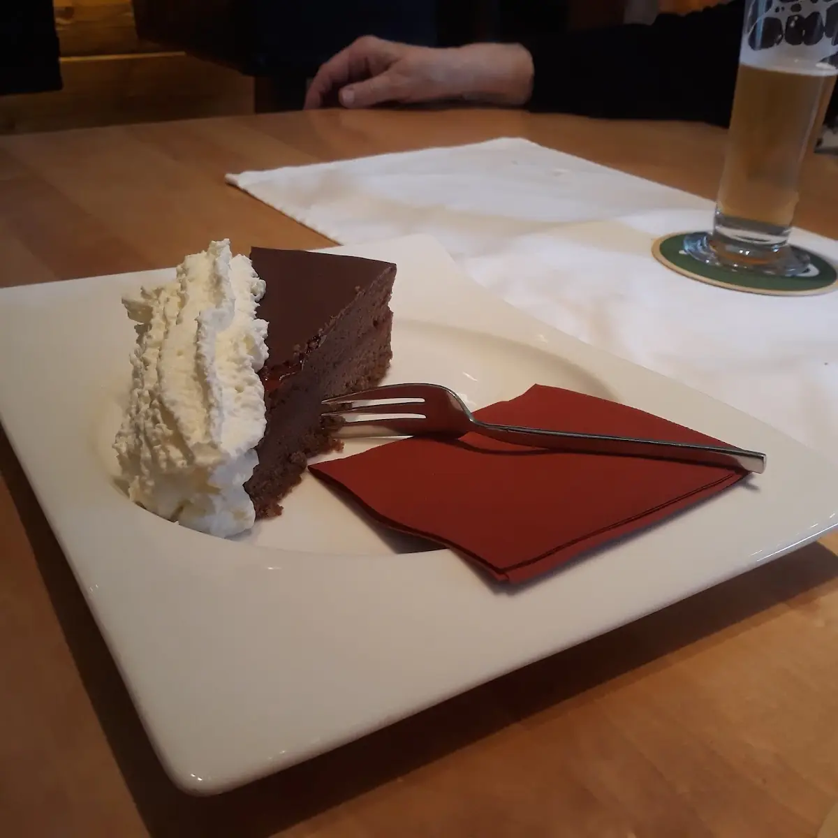 Sacher Torte Mit Schlagrahm Sehr Gut