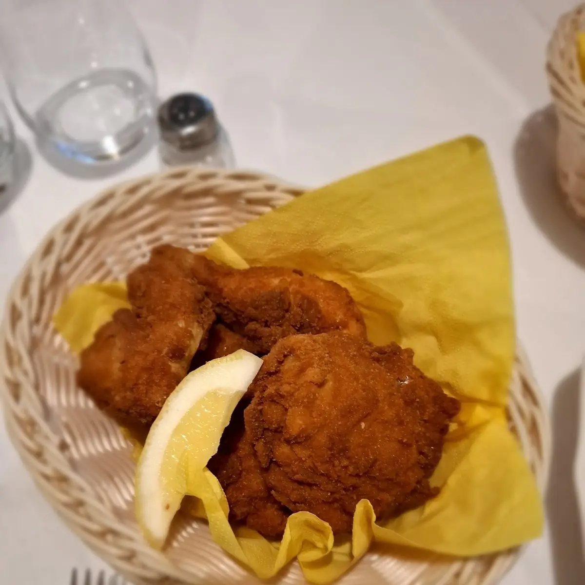 Backhendl Mit Erdäpfel-vogerlsalat