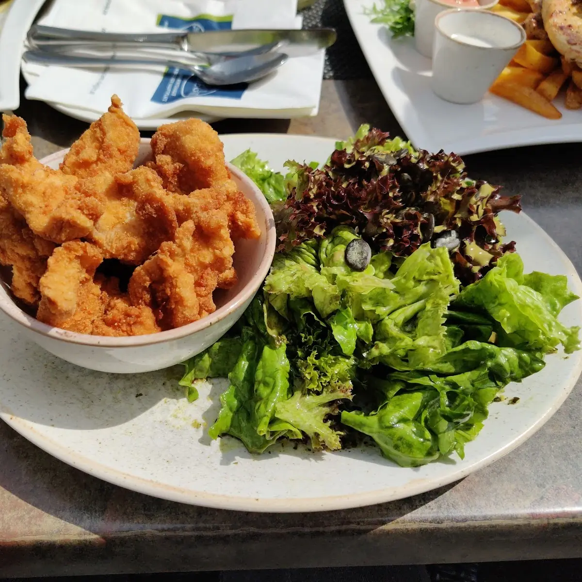 Steirische Backhendl Salat