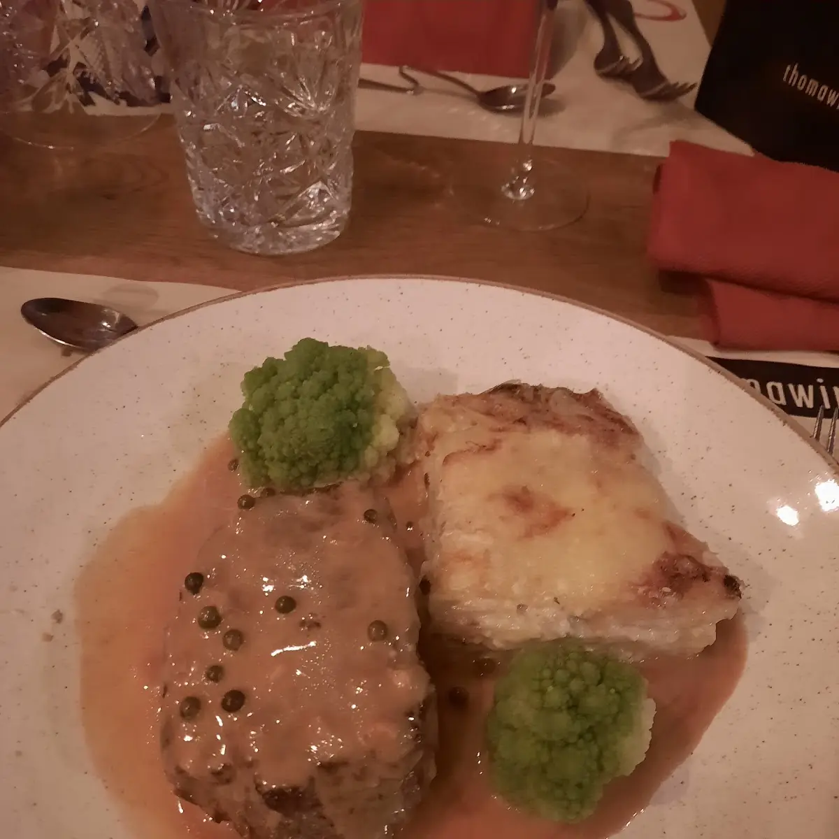 Filetsteak Mit Kartoffelgratin Und Pfeffersauce