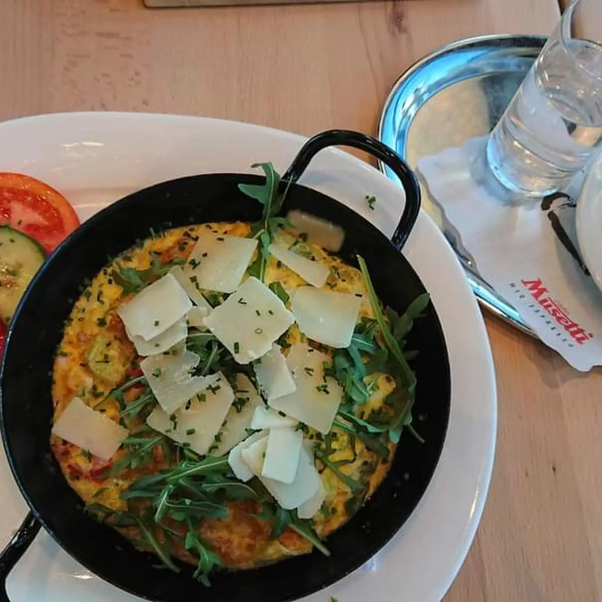 Rührei Mit Rucola Und Mozzarella