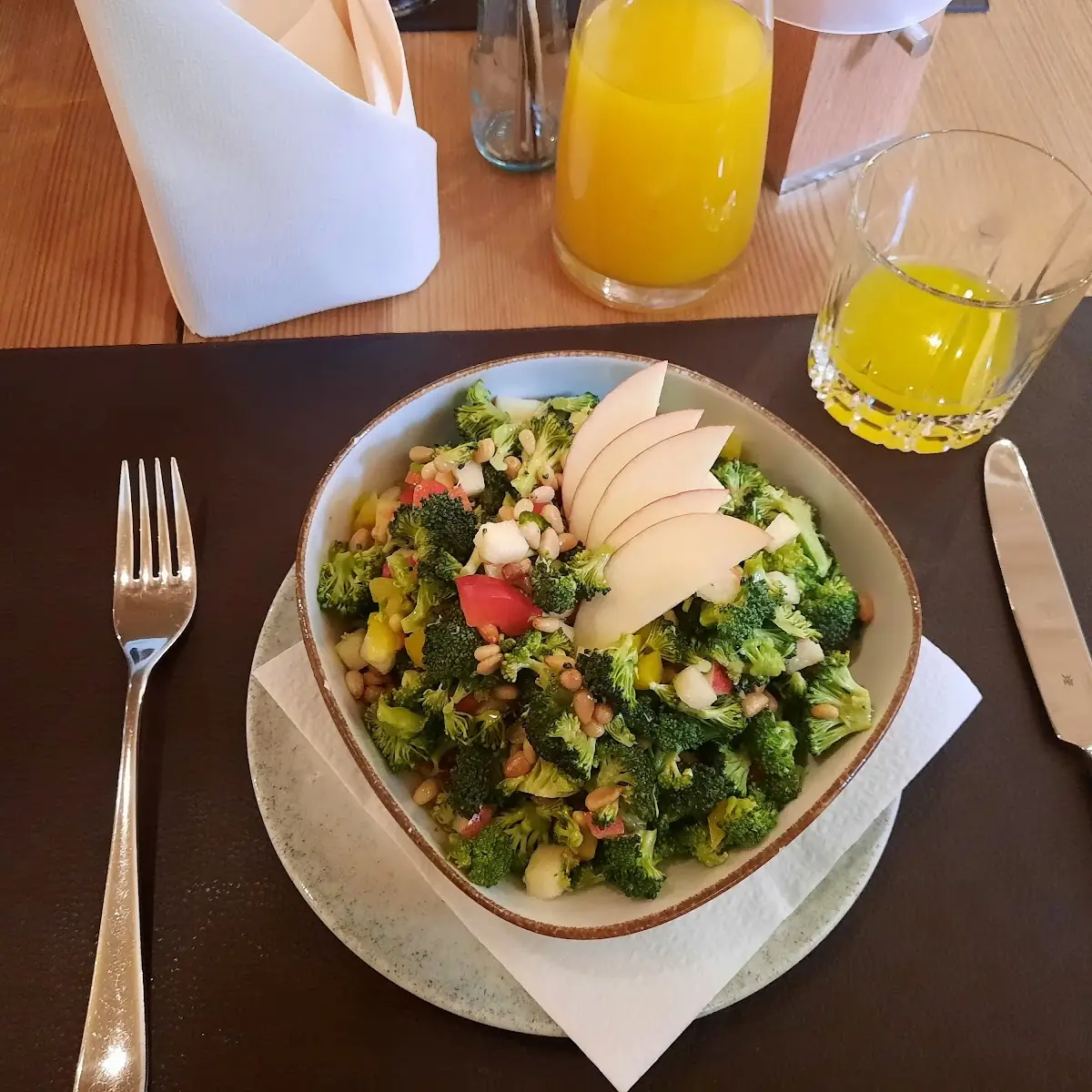 Brokkolisalat