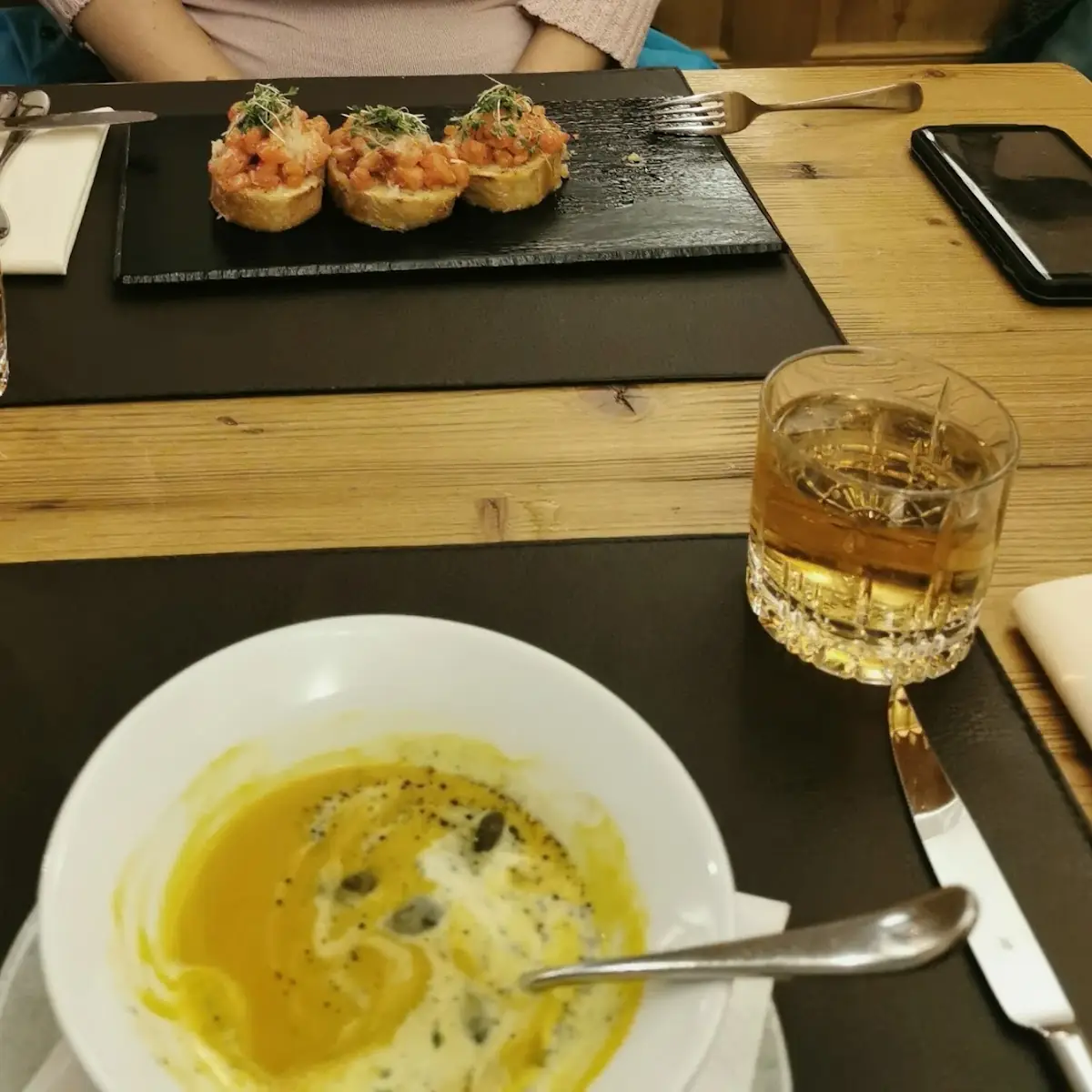 Bruschetta Und Kürbiscremesuppe