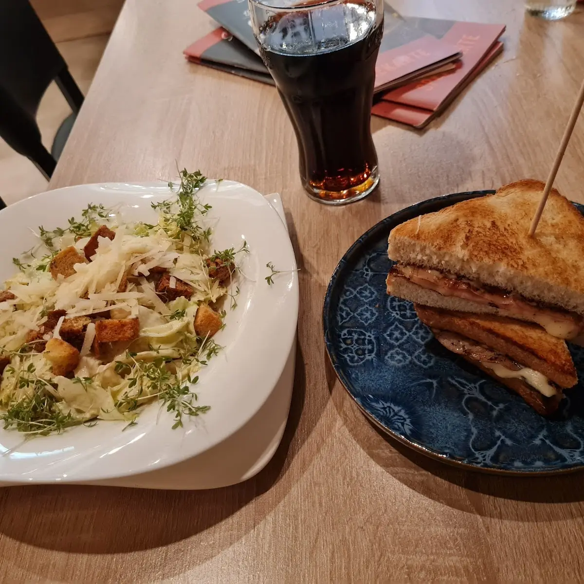 Ceaser Salat Und Käsetoast