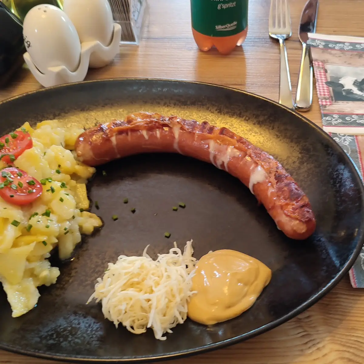 Käsekrainer Mit Erdäpfel Salat
