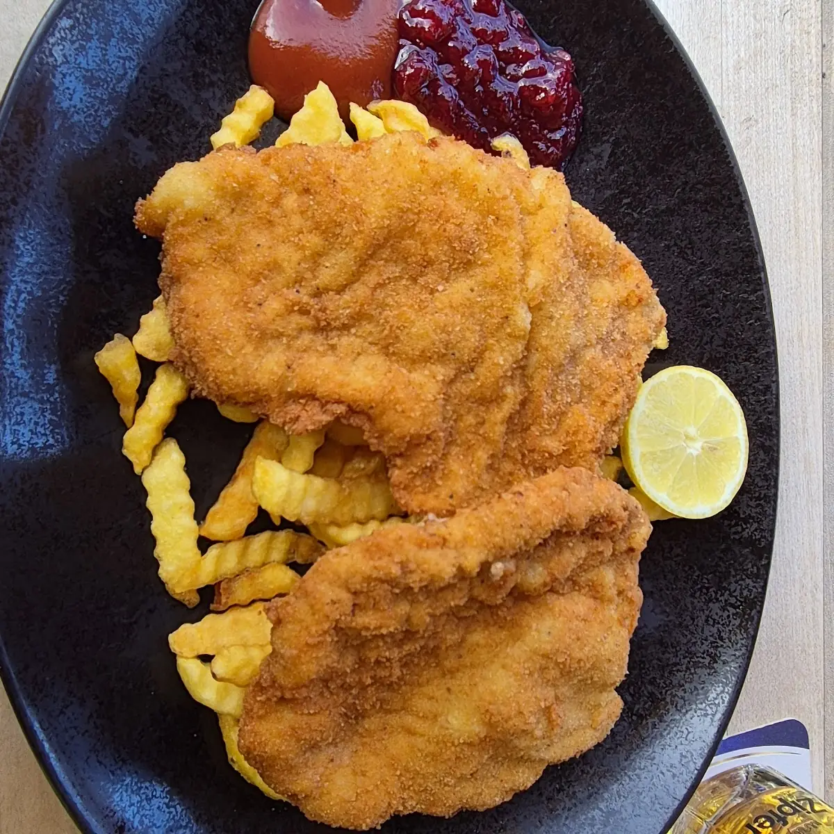 Wiener Schnitzel Mit Pommes