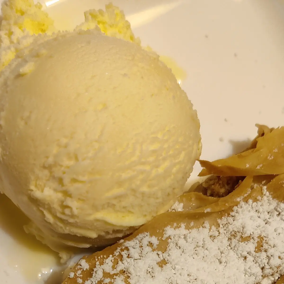 Apfelstrudel Mit Eis