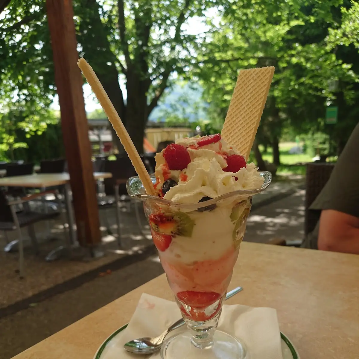 Fruchteisbecher