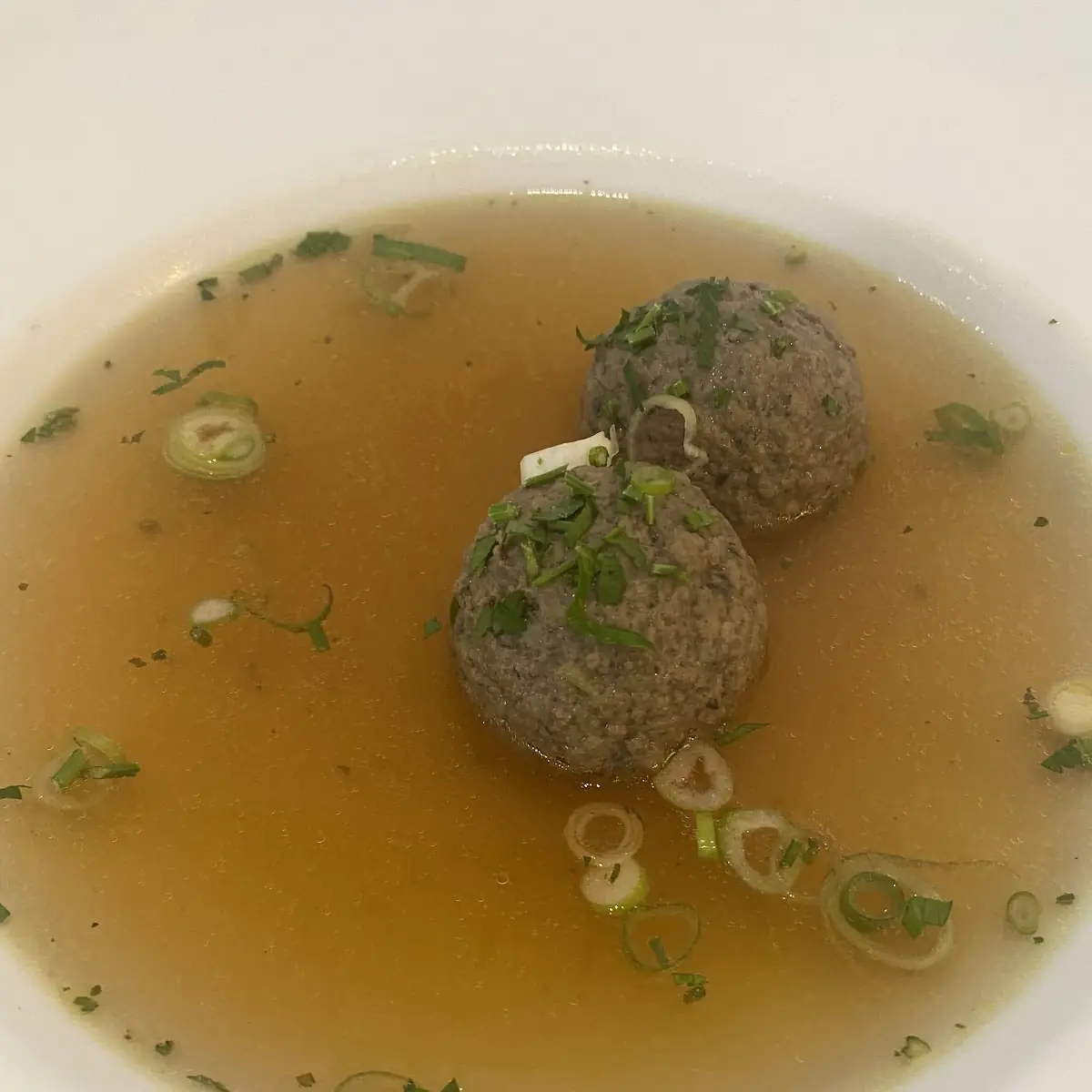 Rindssuppe Mit Kaßpressknödel