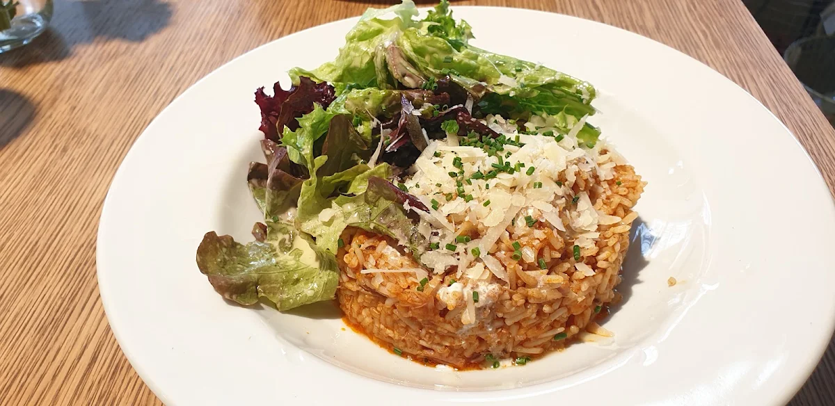 Reisfleisch Blattsalat