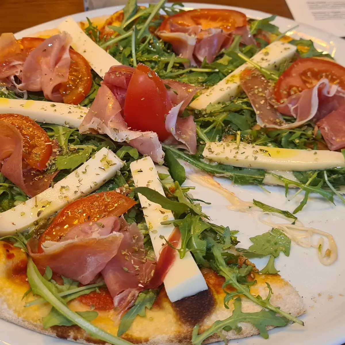 Hauspizza Mit Büffelmozarella