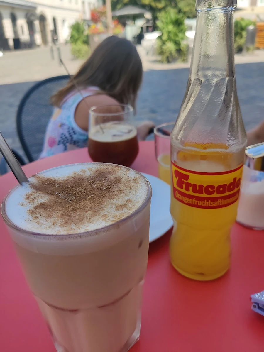 Chai Latte Und Limonade