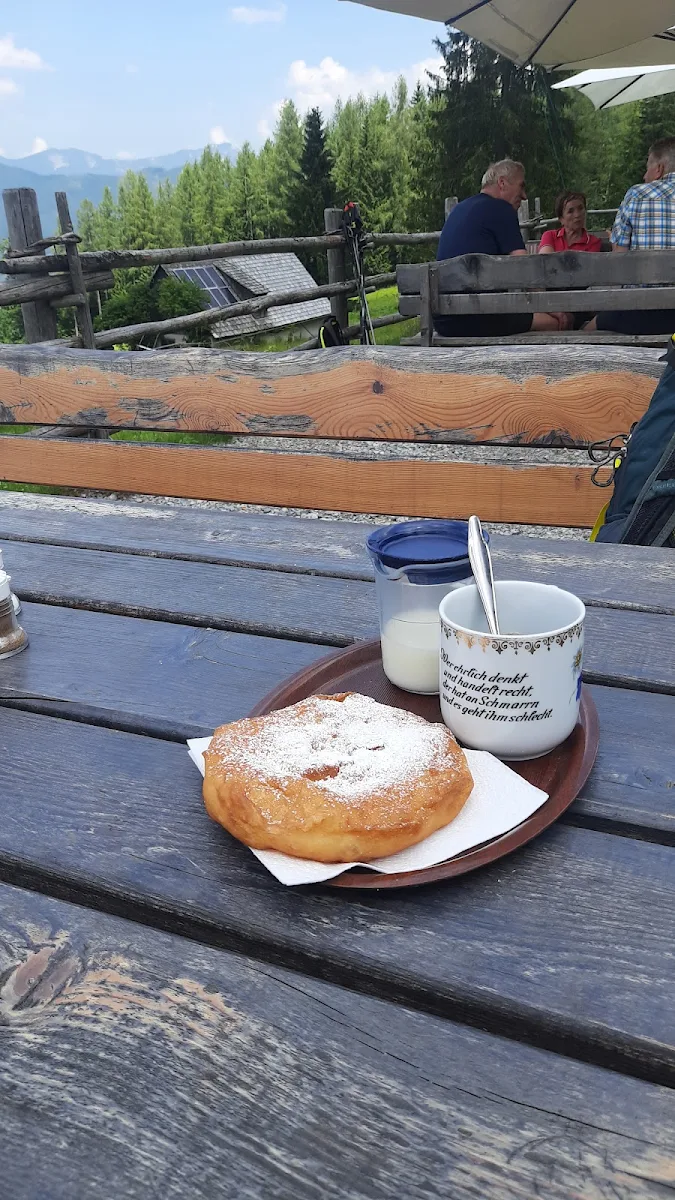 Bauernkrapfen Mit Kaffee