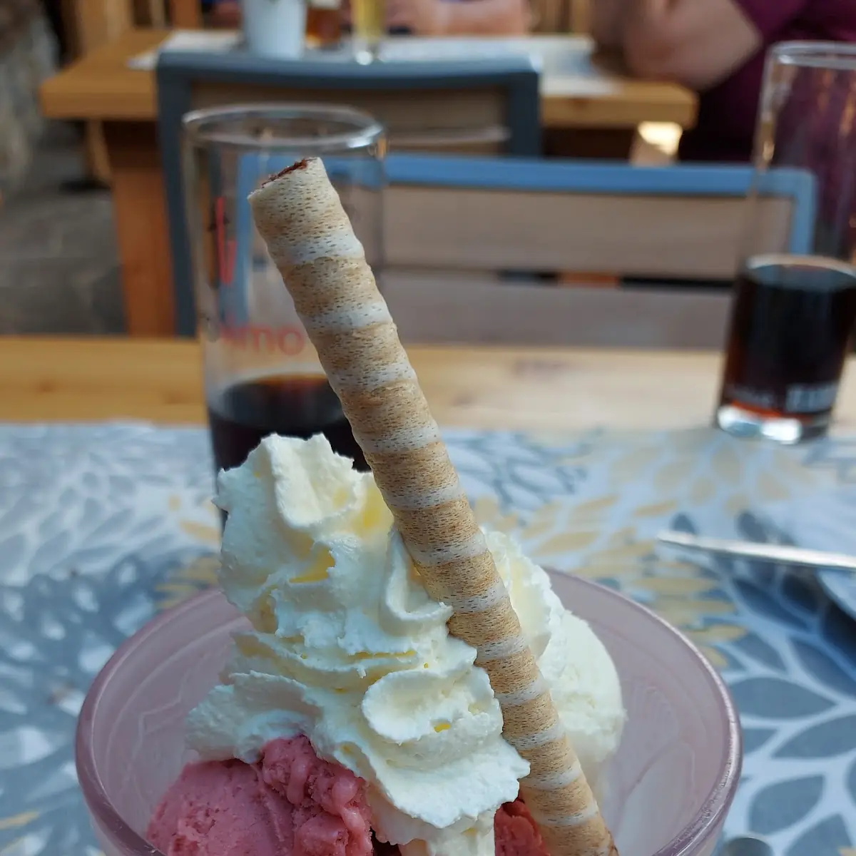 Gemischtes Eis Mit Sahne