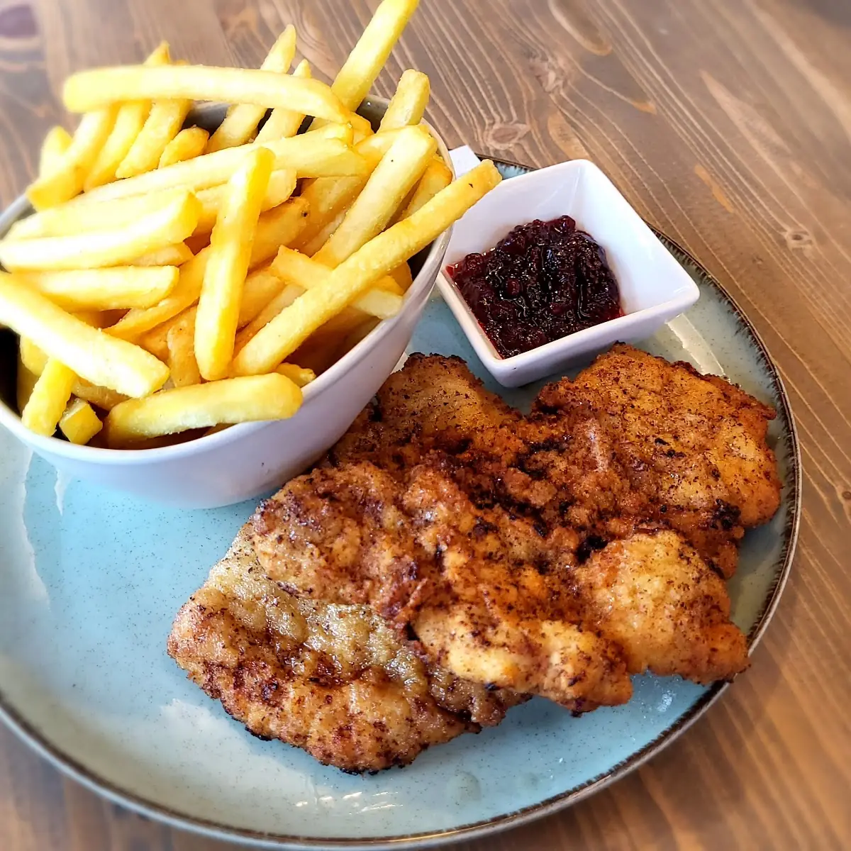 Wiener Schnitzel Mit Pommes Frites